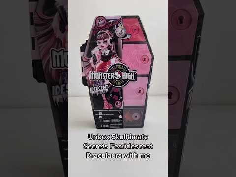 Skulltimate Secrets Fearidescent Draculaura unboxing #monsterhigh #doll  #toys #unboxing #toyreview