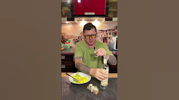 Как пить водку. Learn how to drink vodka Russian way  #vodka