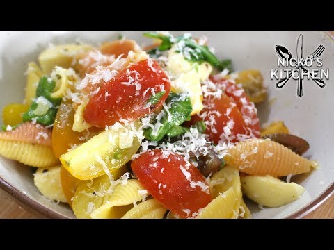 Easy Pasta Salad - 15 Minute Healthy Meal