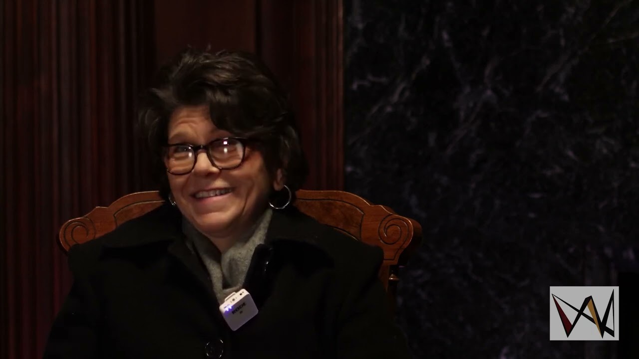 Uncrowned Queens Institute: Linda Restivo