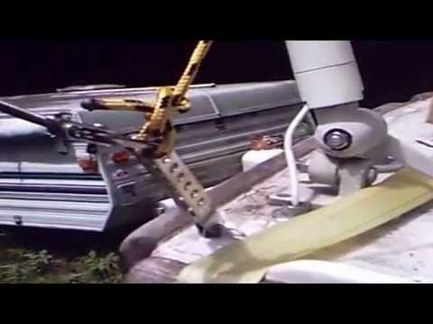 Alacrity Sailboat Mast Raising part1