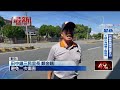 悚！ 電線垂空中遭貨車扯落　騎士「慘遭勒喉」連人帶車摔