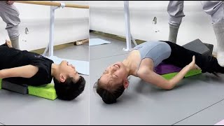 Mandatory hip-pressing training in dance flexibility training. The children cried out of pain.  djwy by glory-y 10,429 views 2 months ago 45 minutes