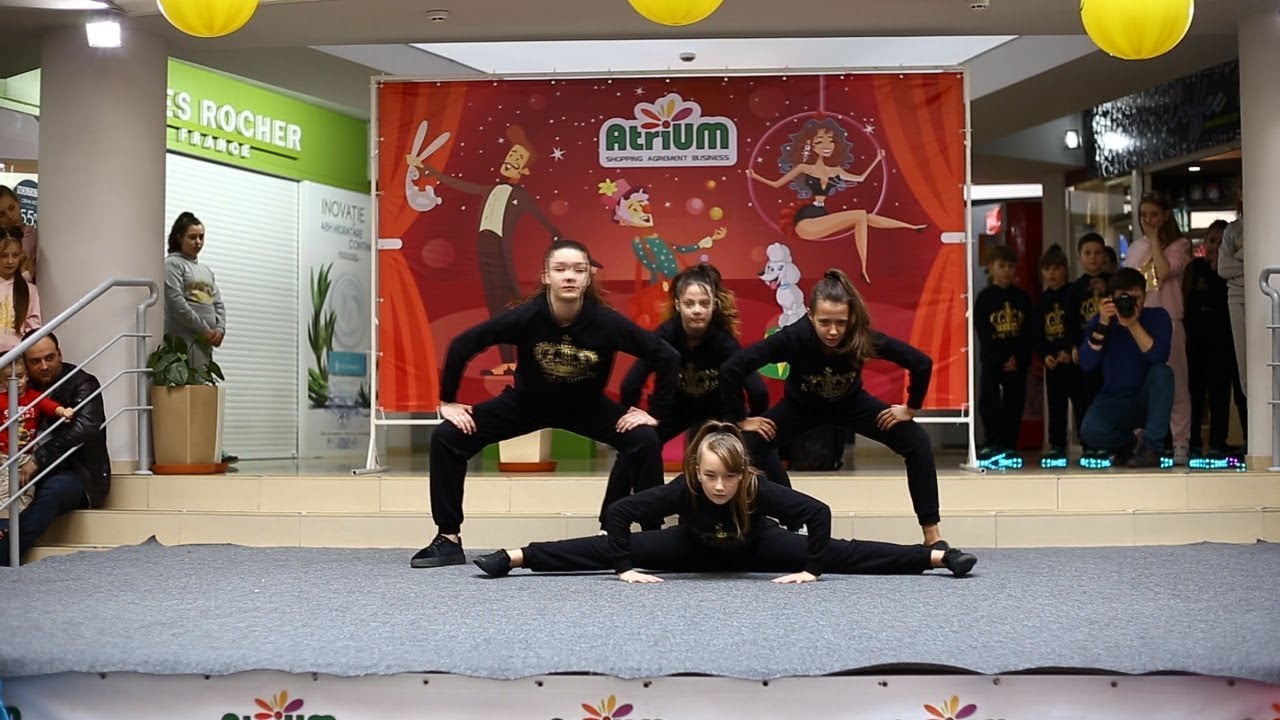 Дэнсхолл Фэмили