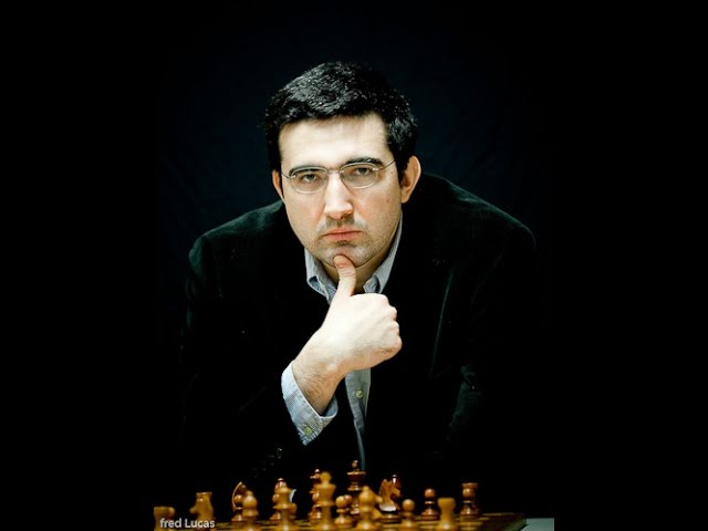 Kasparov vs Kramnik, Londres - 2000 Kasparov e Kramnik jogaram Ruy Lopez  (Abertura Espanhola) na defesa de Berlim no jogo 3 do Campeonato Mundial, By Tuttor Tutoriais