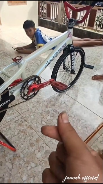 sepeda balap spec dewa #shorts #viralvideo #balaponthelsurabaya #bmx #sepeda