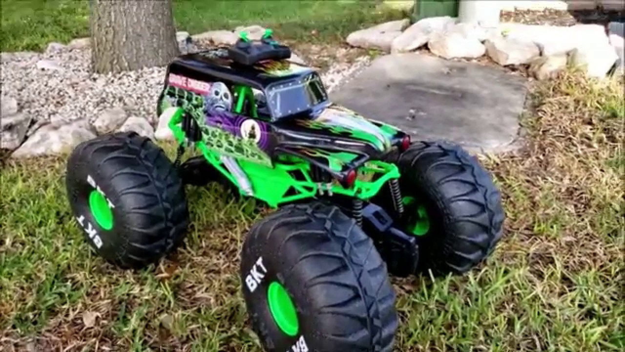 Monster Truck de controle remoto Spin Master Mega Monster Jam 1:6 Grave  Digger