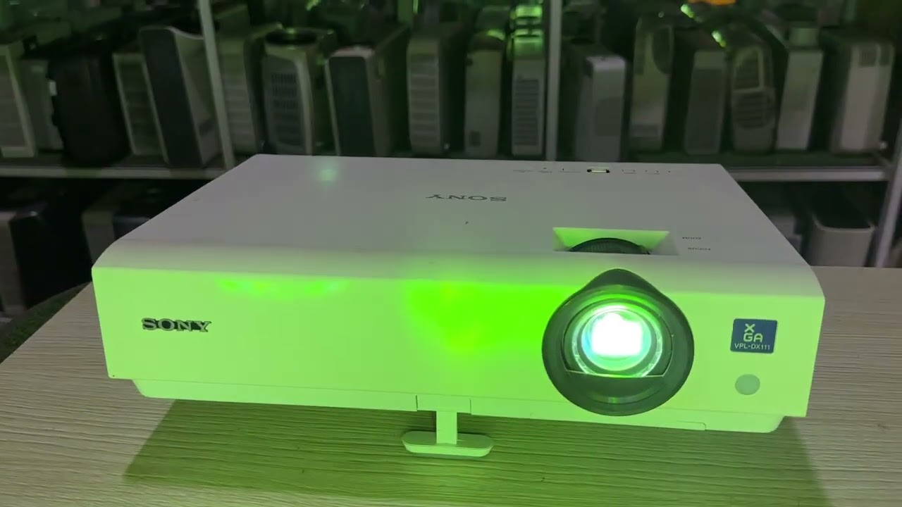 Máy chính hãng thì Sony luôn đẳng cấp với VPL-DX111 thì hết chỗ chê anh em ơi