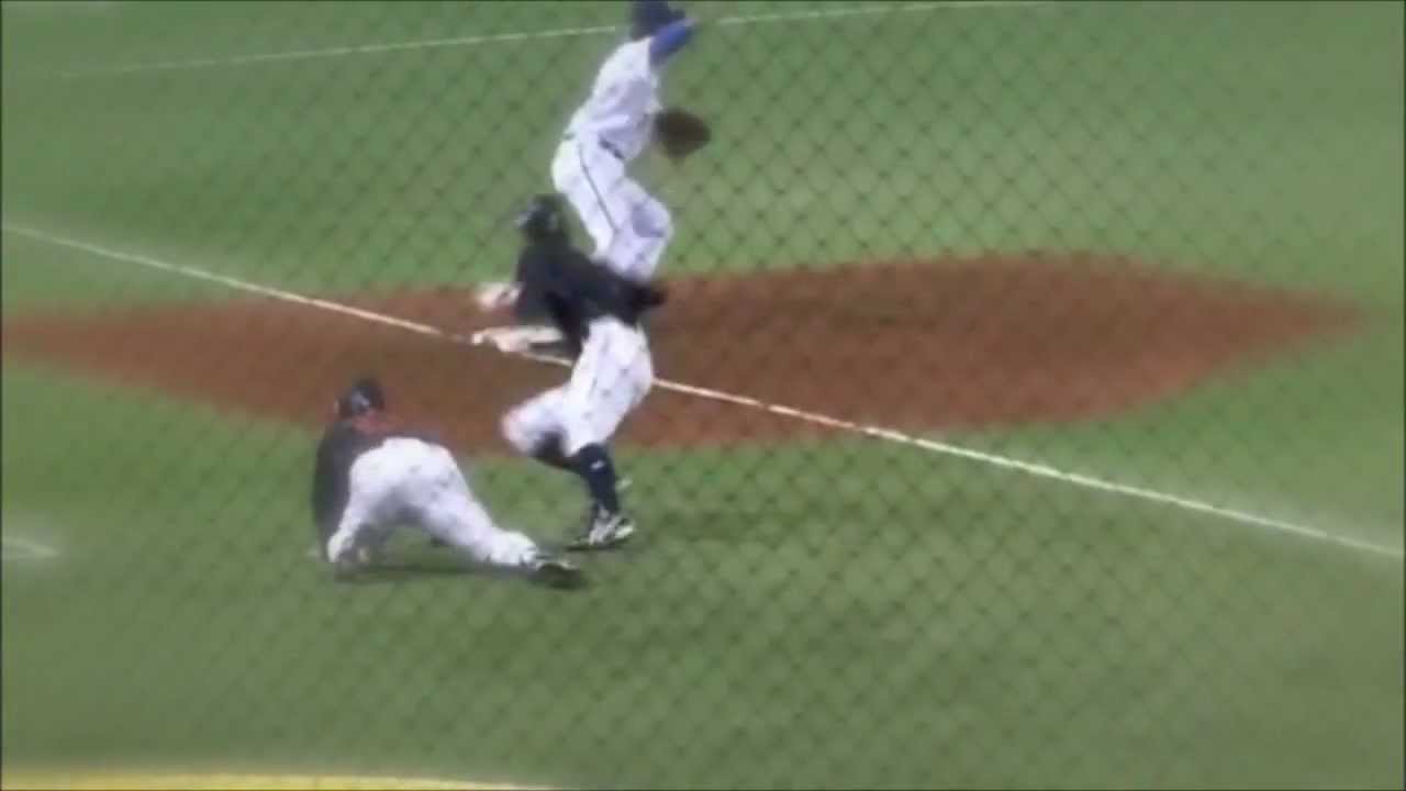 高代3塁コーチが体を張ってランナーの糸井を止める Wbc13 日本対台湾 Youtube