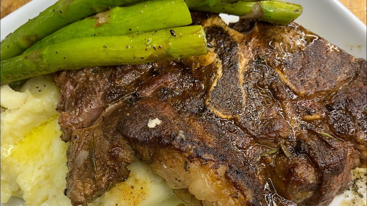 Pan seared Steak with herb Mashed Potatoes & garlic Asparagus YouTube