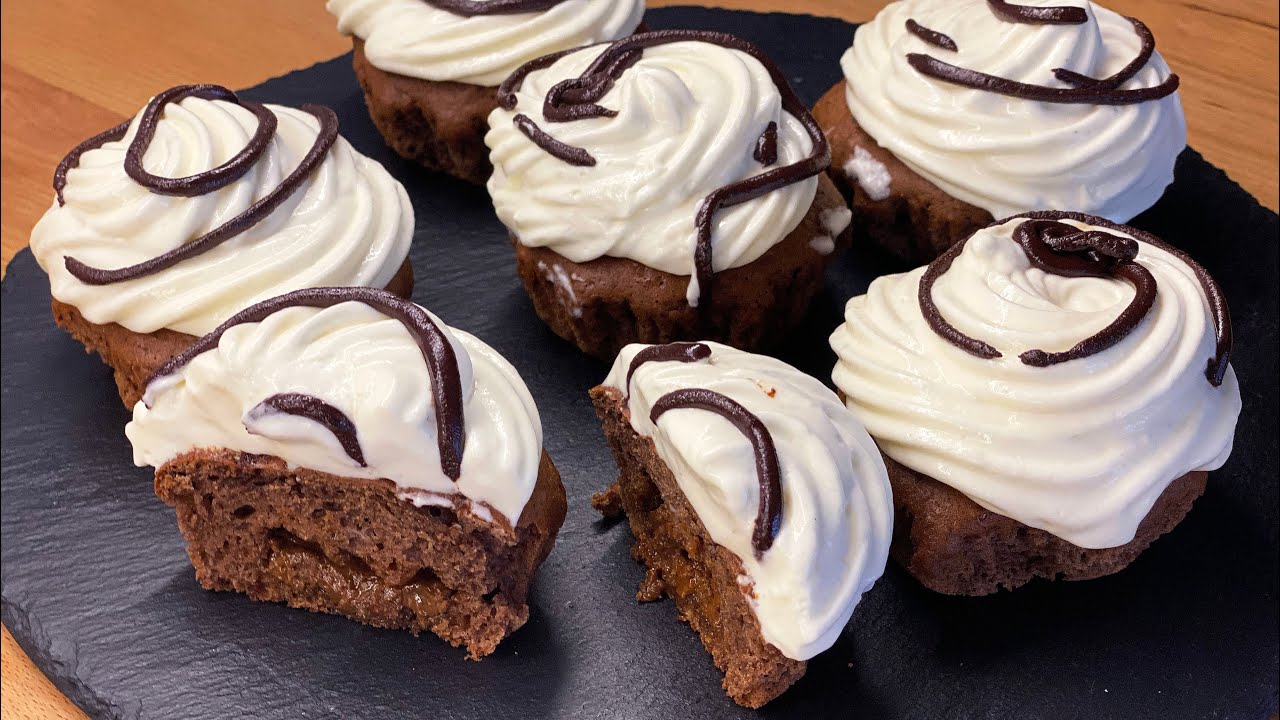 Сочные шоколадные маффины с жидкой карамельной сердцевиной  / быстро всегда вкусно # 109