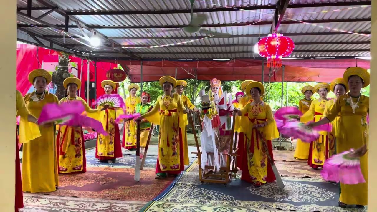 Tế thuyền bát nhã do đội tế lễ thôn an lại thể hiện