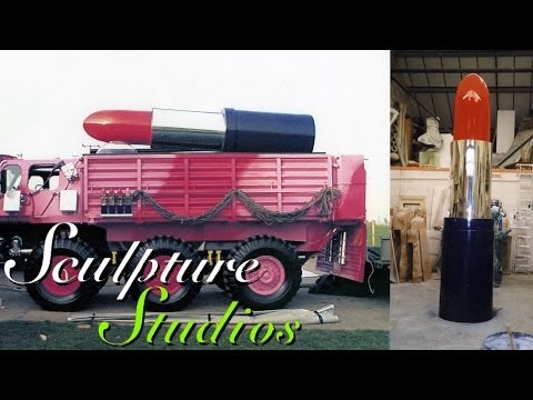 Video: Feminine Tribute to Recycling: Giant Lipstick oleh Agne Kisonaite [Video]