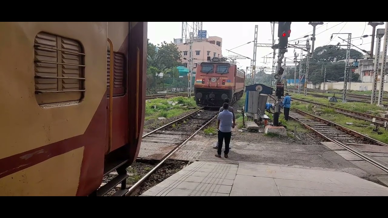 thunderbolt-ajj-wap4-coupled-with-16105-ms-tcn-chendur-express-at