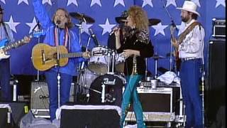 Video thumbnail of "Willie Nelson, Arlo Guthrie and Dottie West - The City of New Orleans (Live at Farm Aid 1985)"
