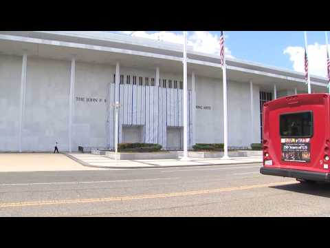 A judge blocks Kennedy Center from closing