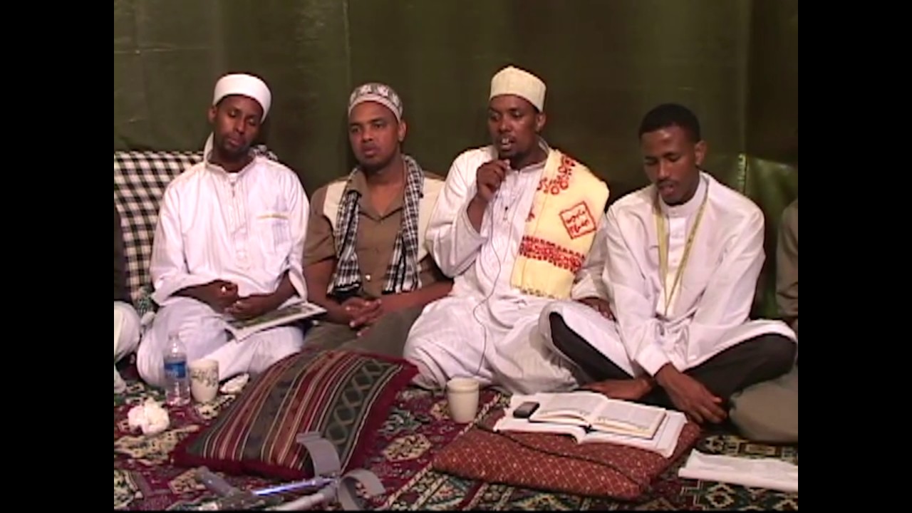 رسول الله ياخير البرايا     عليك صلاة ربك يامحمد