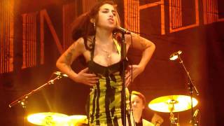 Amy Winehouse - Complete Final Concert - #8/9 - Valerie (June 18, 2011, Kalmegdan, Belgrade) chords