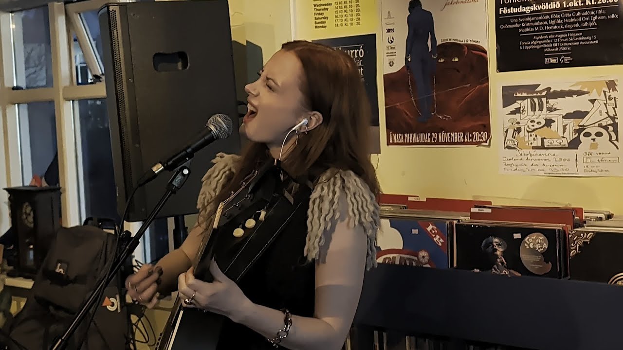 Elín Hall - Heaven To A Heathen - Iceland Airwaves 2025 - 12 Tonar - 11-5-2025