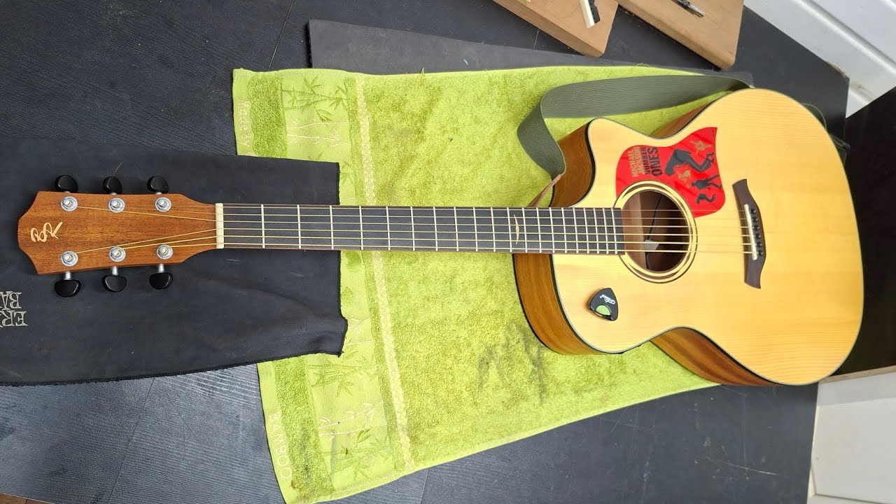 Акустическая гитара Baton Rouge AR19S/ACE. Ремонт.