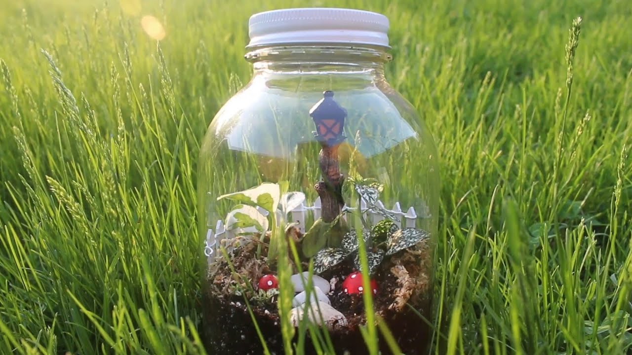 How to make a closed terrarium with fairy garden decor | step-by-step tutorial 🌿🧚‍♂️💕
