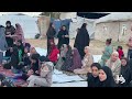 تكبيرات عيد الفطر تتردد بين خيام النازحين في دير البلح وسط قطاع غزة