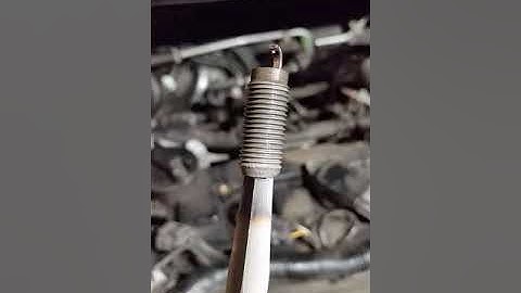 HOW TO REMOVE A BROKEN SPARK PLUG.THE EASY WAY!