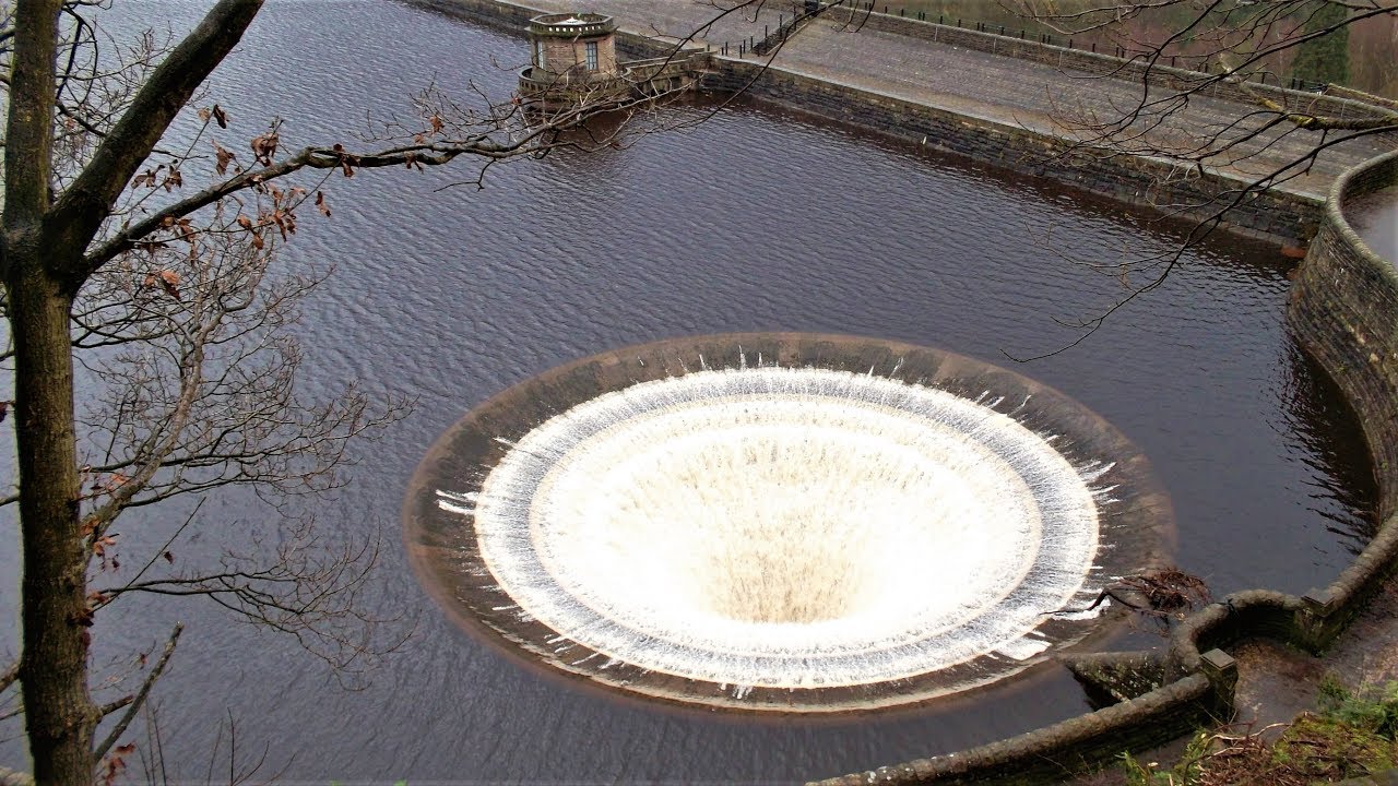 Ladybower Plughole Full Flood Overflowing 2019 YouTube