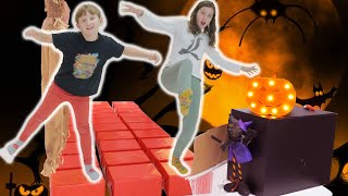 DON'T STEP ON THE WRONG BOX CHALLENGE 2 HALLOWEEN !!! Squid Game en vrai !
