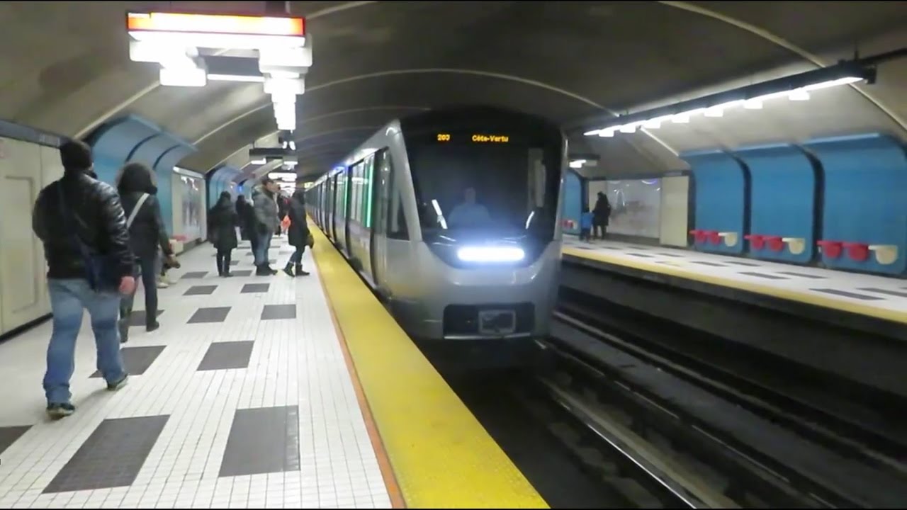 le samedi le 11 mars 2017 Sortie du métro de Montréal STM 50 ans
