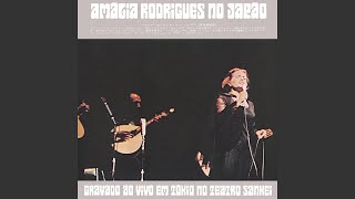 Video thumbnail of "Amália Rodrigues - Lá vai Lisboa"