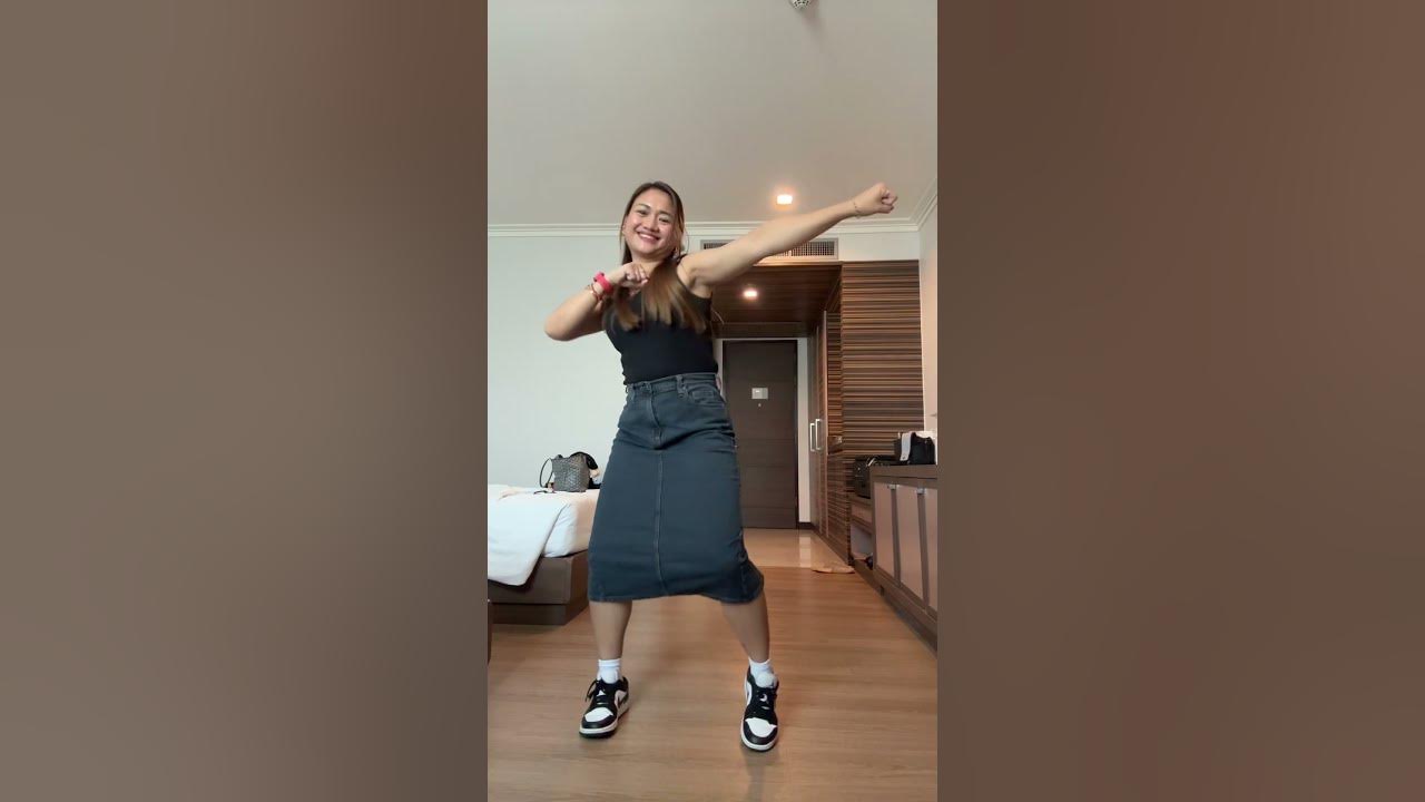 Another solo of grown ass woman lol  Jusko nagsasayaw lang may basher pa😫