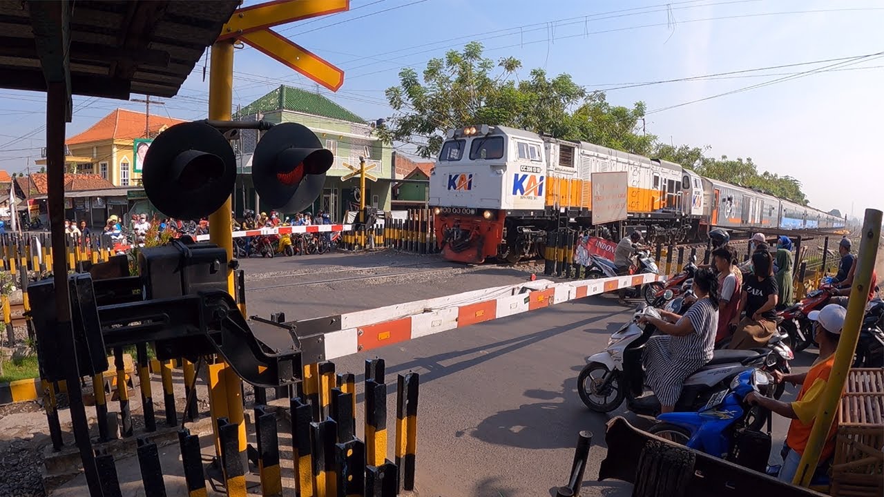 Perlintasan Kereta Api Krian