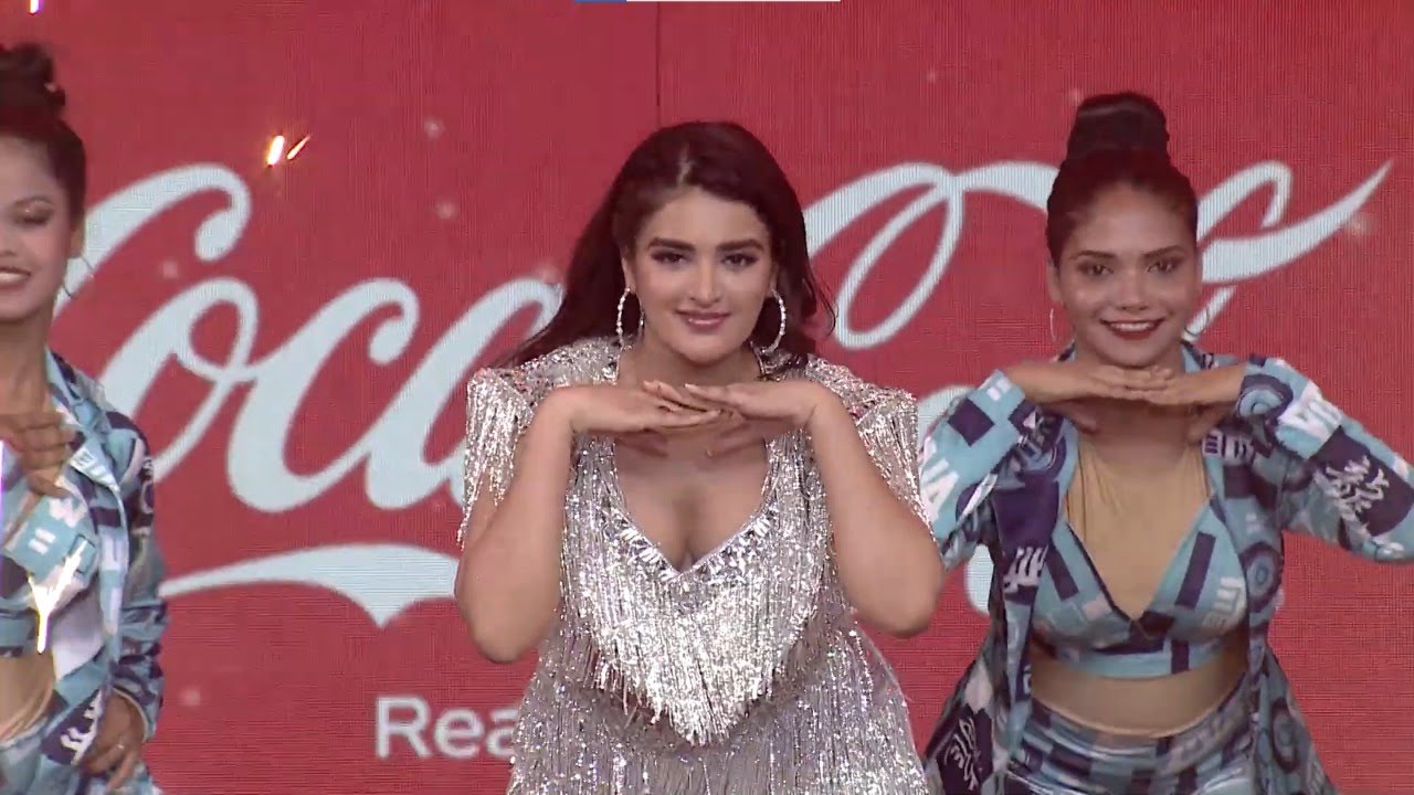 Nidhhi Agerwals marvelous performance on the stage of SIIMA 2022