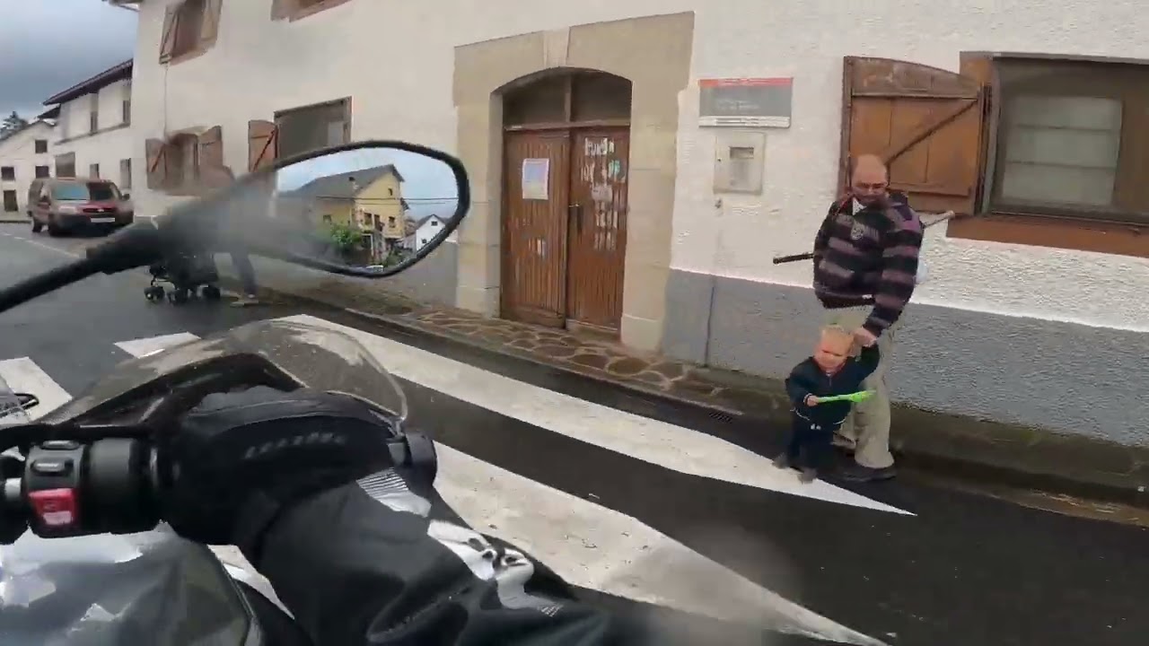 En moto por Cantabria ( viaje de Pamplona - Aínsa 2 días)