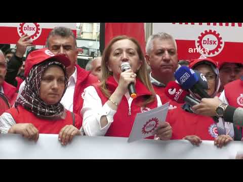 DİSK Genel Başkanı Arzu Çerkezoğlu, İstanbul'da; İŞKUR Önünde Açıklama Yapıyor | 13.06.2022