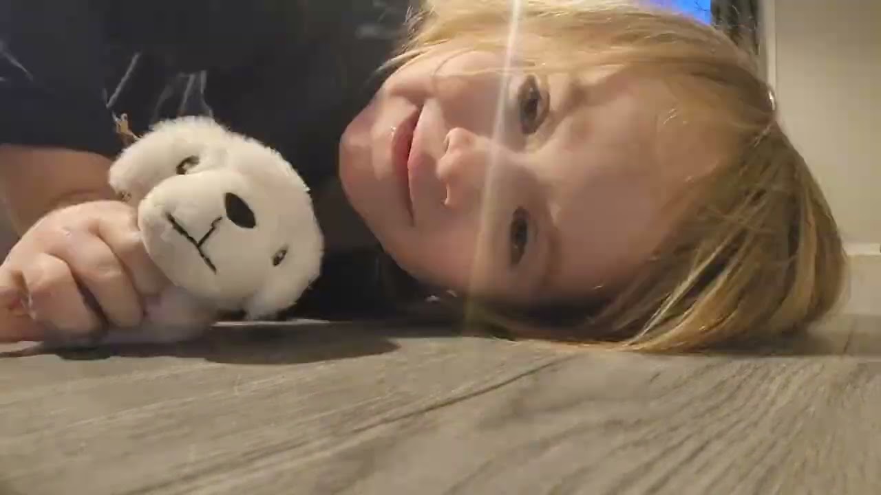 Cleaning and packing living room 