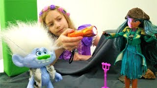 София Прекрасная - Тролли в пещере Умы - Видео для девочек София Прекрасная - Тролли в пещере Умы - Видео для девочек