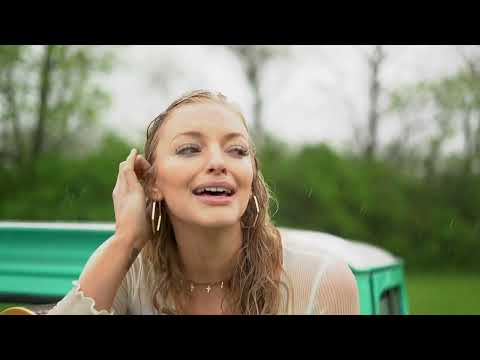 Things A Man Oughta Know - (Lainey Wilson) Cover by Alexis Gomez