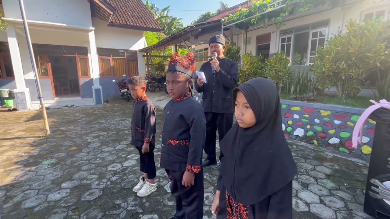 UPACARA MEMPERINGATI HARI PAHLAWAN TAHUN 2025