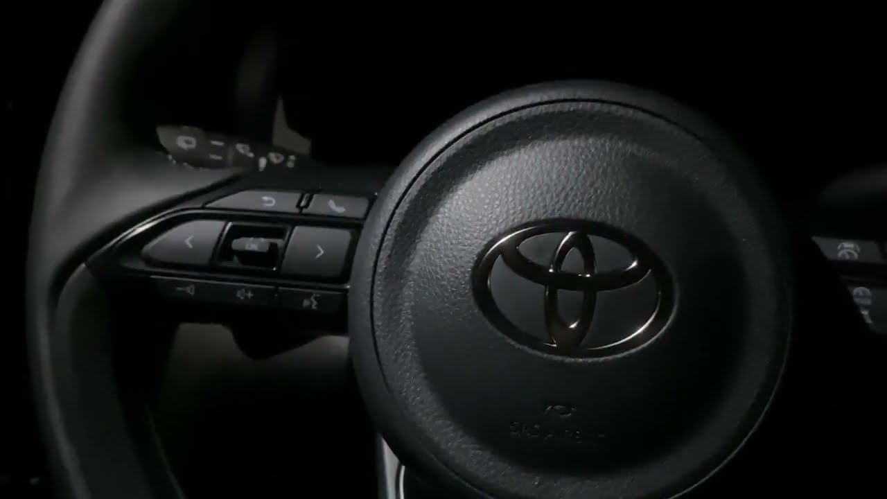 ヤリスクロス　ウルバーノ　室内灯