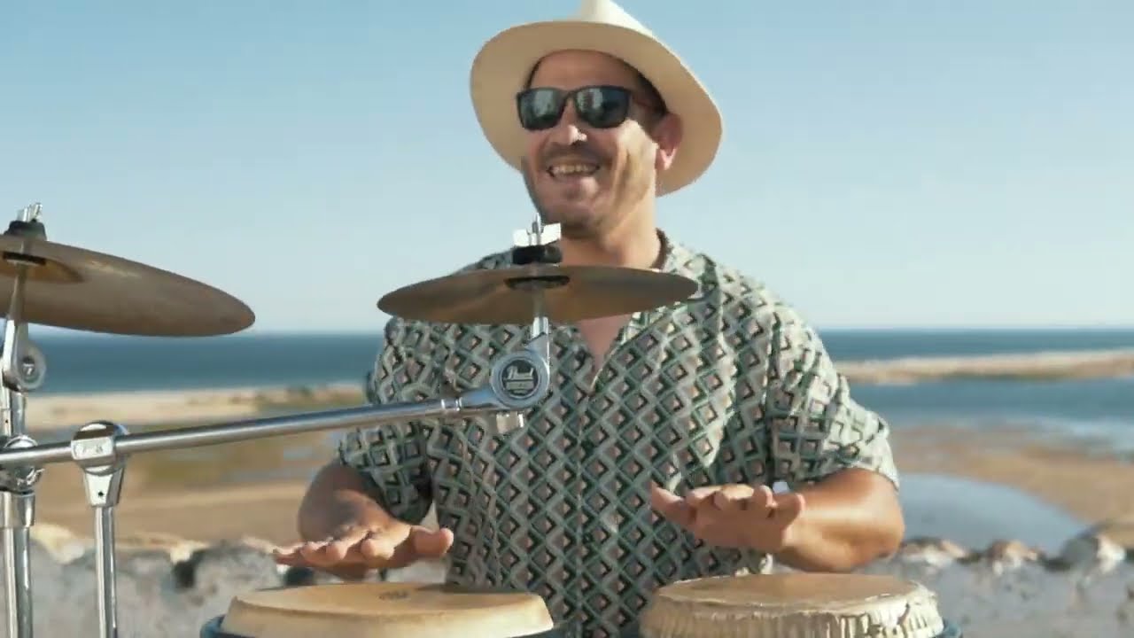 Watch Fábio Lagarto - Tchuna Bar (Official Video) on YouTube Watch Fábio Lagarto - Tchuna Bar (Official Video) on YouTube