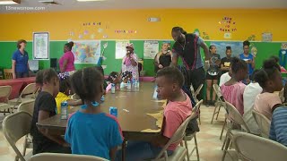 NFL players give out free meals to children in Newport News