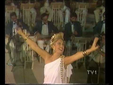 SEVIYORUM ISTE (VAR MI DIYECEGIN?) - EMEL SAYIN ASPENDOS ...