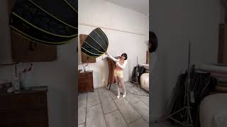 Everyone can use an umbrella light with ease.  #nicefoto #umbrellalight #photographylighting #shorts