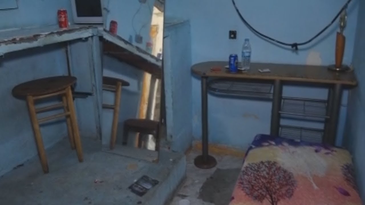 Nos colamos en exclusiva en un ‘fumadero’ de la Cañada Real