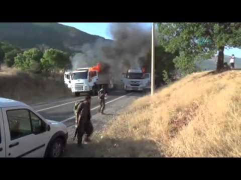 PKK’lı Teröristlerin Araçları Yakma Anı Kamerada !