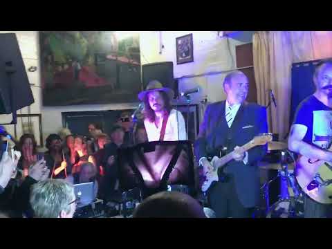Rotten Hill Gang with Mick Jones (The Clash) - "Train in Vain" (Remastered & subtitled by OBERIU)