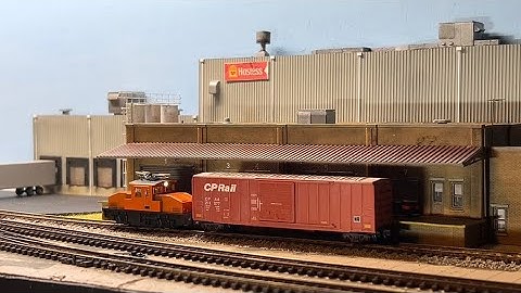 Switching layout build Part 10: the bakery, barn, and steeplecab locomotive.