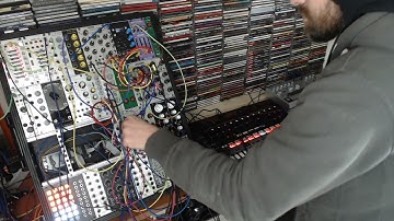 ///5 Minutes of Eurorack Modular Synth Techno Jam - Behringer RD-8 + RD6 + TD-3